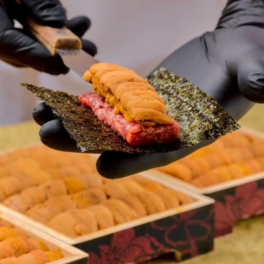 個室確約！【”人生を変えるヒレ”コース】「厳選和牛の雲丹ユッケドッグ」「厳選ヒレのブリオッシュカツサンド」「厳選和牛ヒレの産地別2種食べ比べ」「厳選和牛ヒレとサーロインの土鍋ご飯」